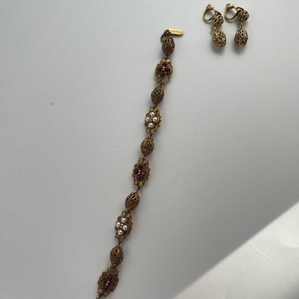 Vintage Florence Bracelet & Clip Earrings set gold tone
